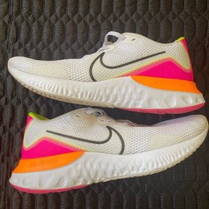 Women’s Nike Renew Size 11